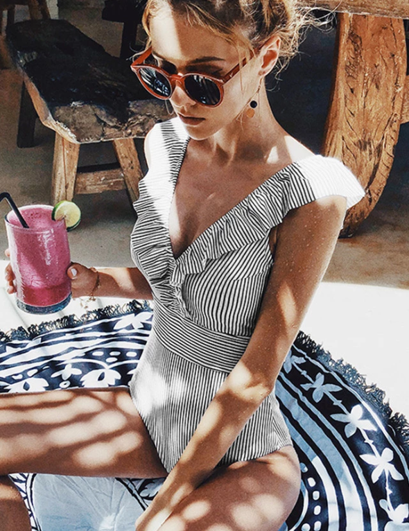 Retro Striped Swimsuit for Women – Vintage-Style Bathing Suit 8